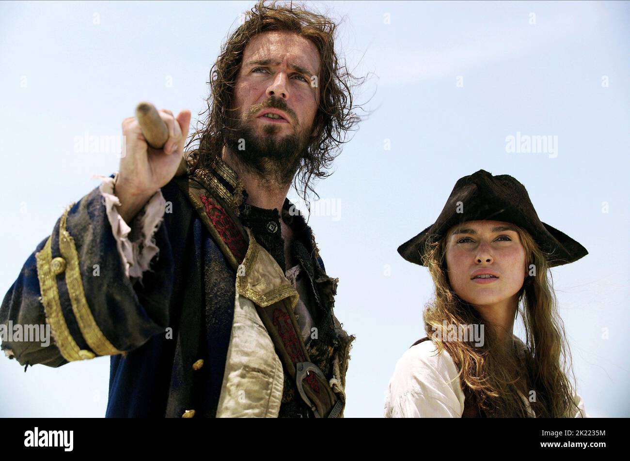 JACK DAVENPORT, KEIRA KNIGHTLEY, PIRATES OF THE CARIBBEAN: DEAD MAN'S CHEST, 2006 Stock Photo