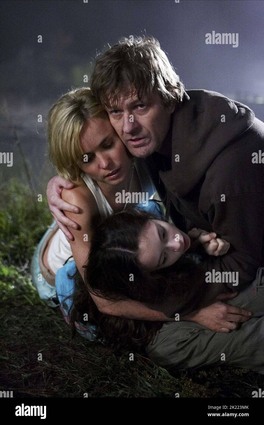 RADHA MITCHELL, SEAN BEAN, JODELLE FERLAND, SILENT HILL, 2006 Stock Photo Alamy RADHA MITCHELL, SEAN BEAN, JODELLE FERLAND, SILENT HILL, 2006 Stock Photo Alamy