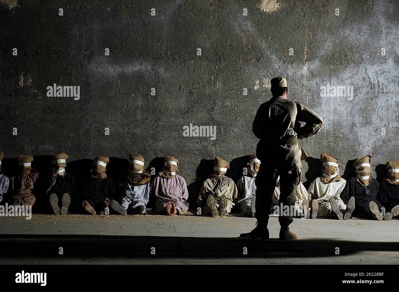 BLINDFOLDED DETAINEES, THE ROAD TO GUANTANAMO, 2006 Stock Photo