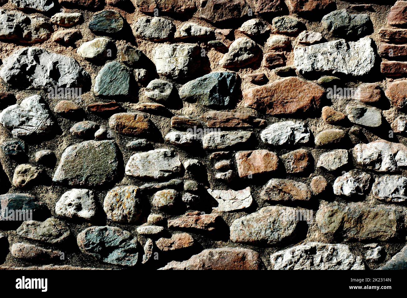 Catalunya. Tagamanent. Rio Congost. Texturas. Muro de piedra natural. Stock Photo