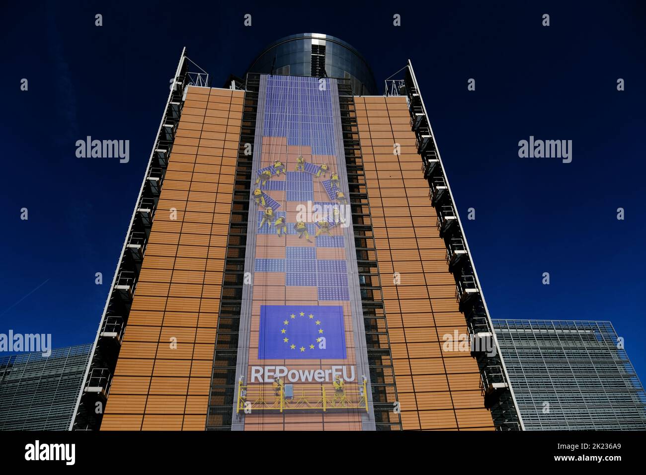 Brussels, Belgium. 22nd Sep, 2022. Exterior view of Berlaymont which is an office building which houses the headquarters of the European Commission, the executive branch of the European Union. Brussels, Belgium on Sept. 22, 2022. Credit: ALEXANDROS MICHAILIDIS/Alamy Live News Stock Photo