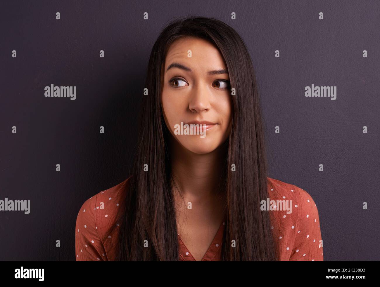 Confused young casual woman hi-res stock photography and images - Alamy