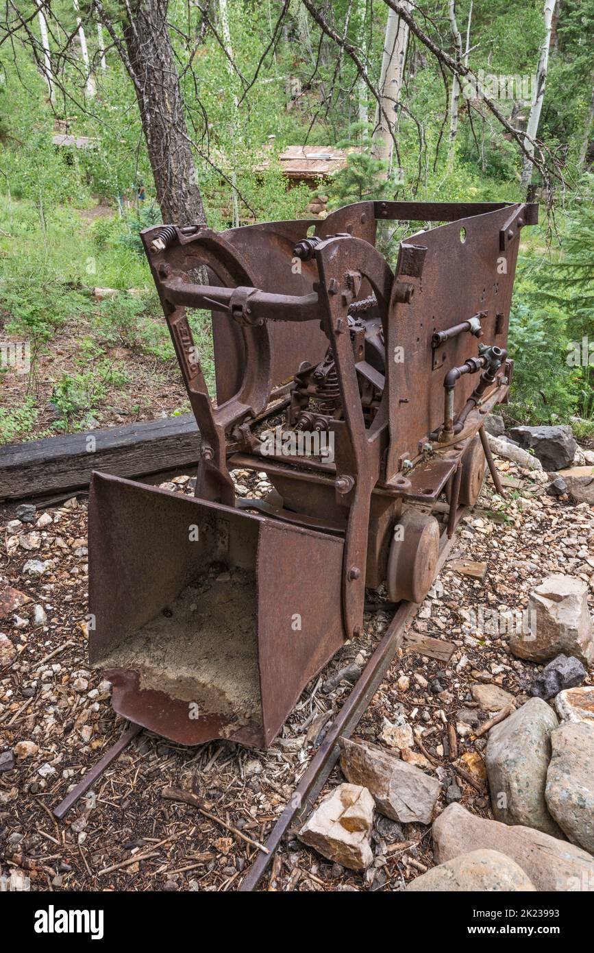 Mucker, machine loading ore to cars, Miners Park in Bullion City, Canyon of Gold, Bullion Canyon, Tushar Mountains, Fishlake National Forest, near Marysvale, Utah, USA Stock Photo