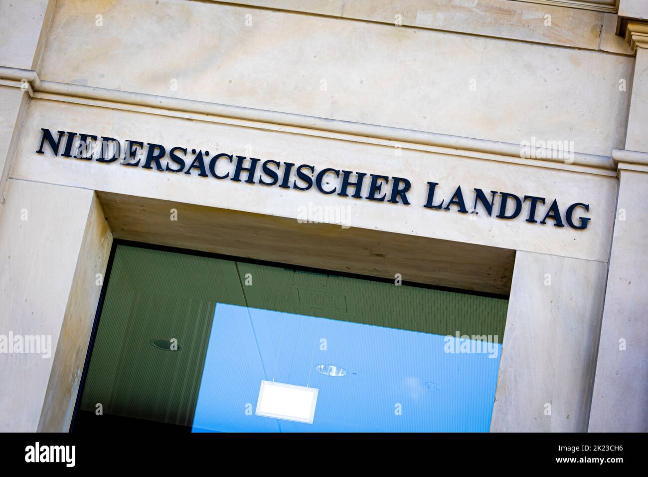 Hanover, Germany. 22nd Sep, 2022. The lettering 'Niedersächsischer Landtag' (Lower Saxony Parliament) can be read at the main entrance to the Lower Saxony Parliament. Credit: Moritz Frankenberg/dpa/Alamy Live News Stock Photo