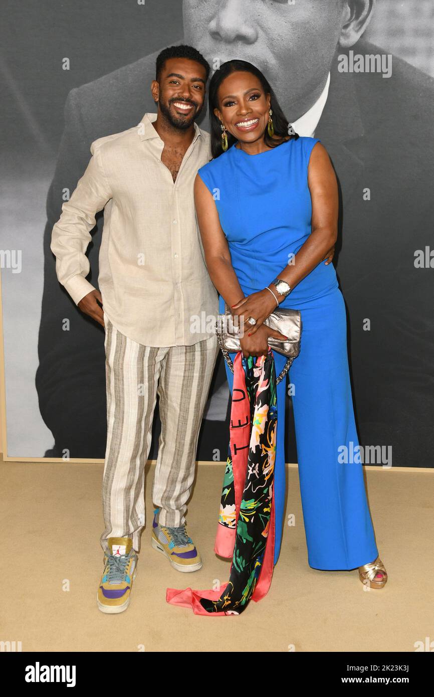 Sheryl lee ralph son etienne hi-res stock photography and images - Alamy