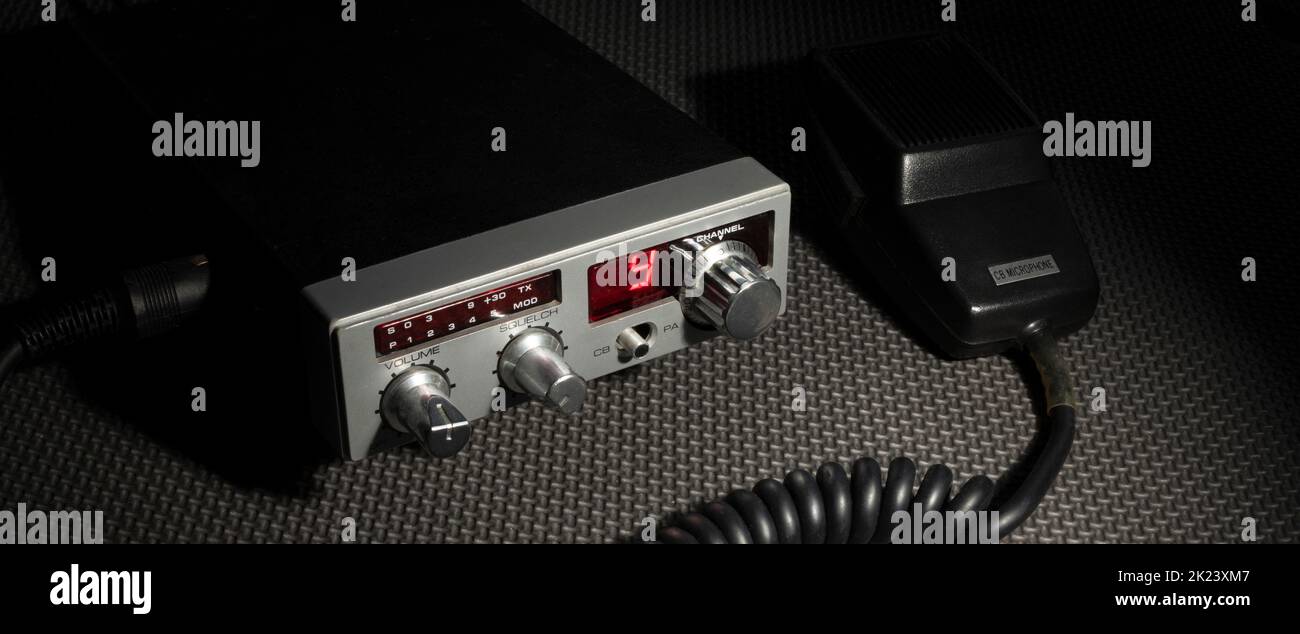 CB radio with microphone on emergency channel after the power is out