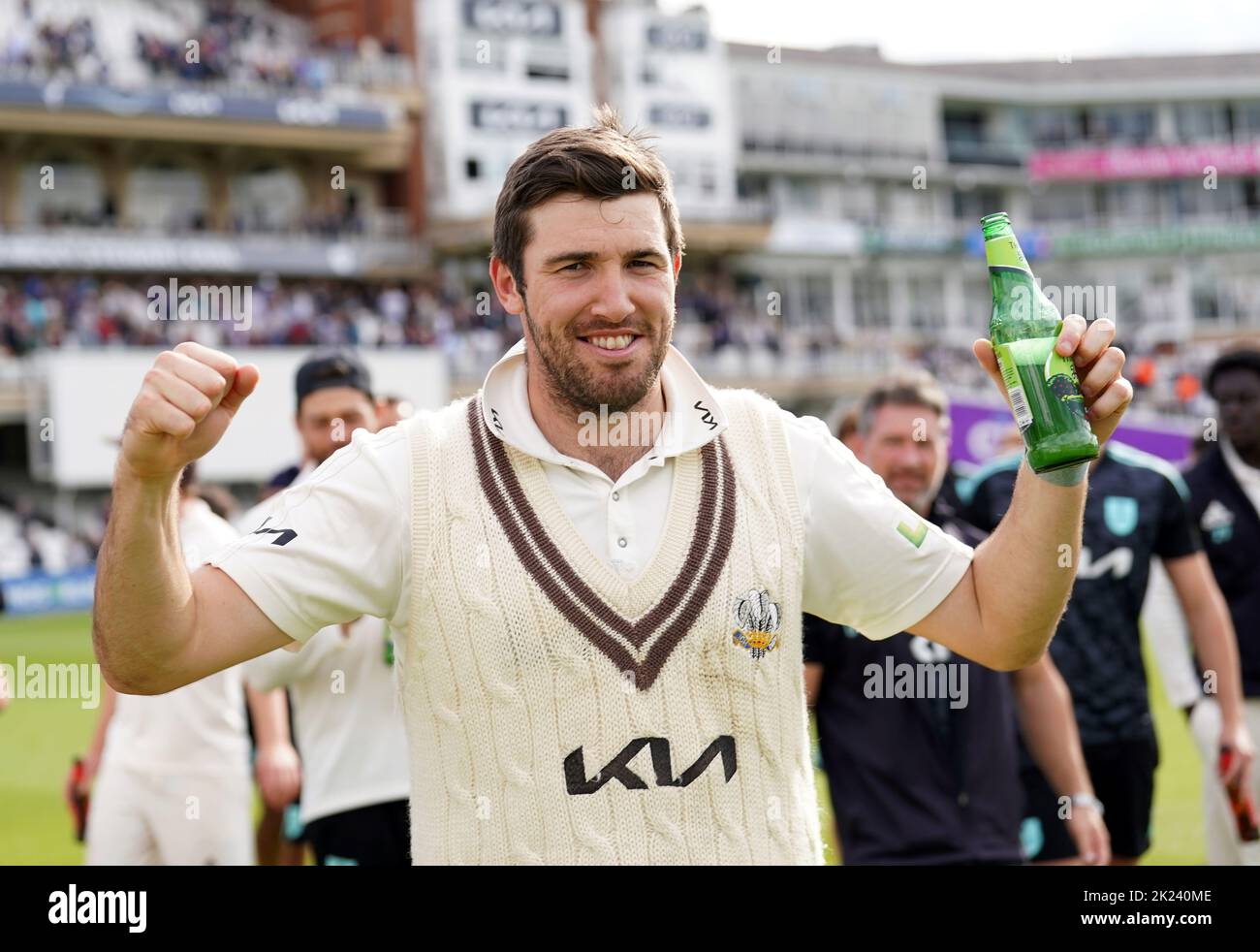 Surrey's Jamie Overton celebrates winning the LV= Insurance County Championship division one title at the Oval, London. Picture date: Thursday September 22, 2022. Stock Photo