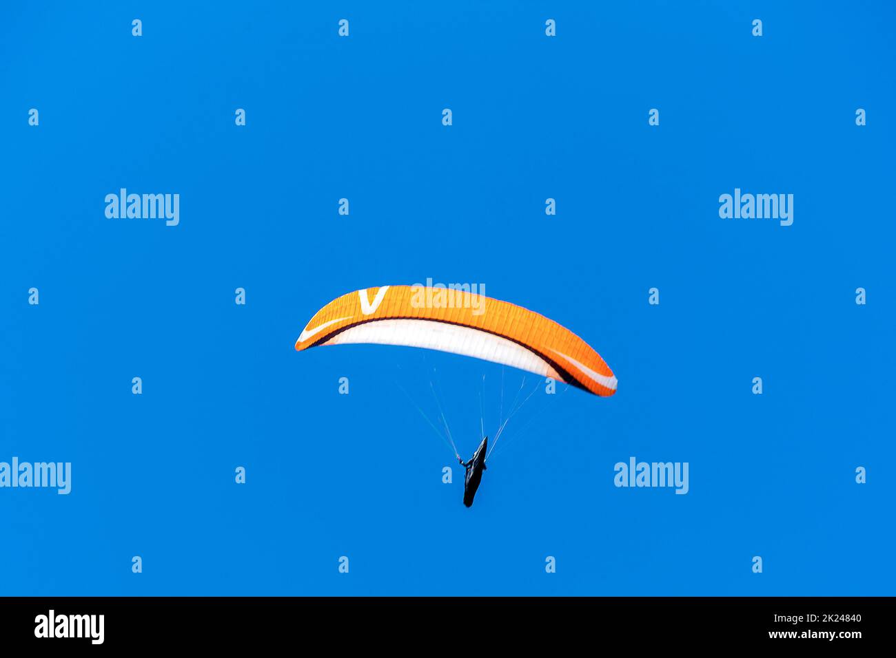 Low angle shot of a helicopter hi-res stock photography and images - Alamy