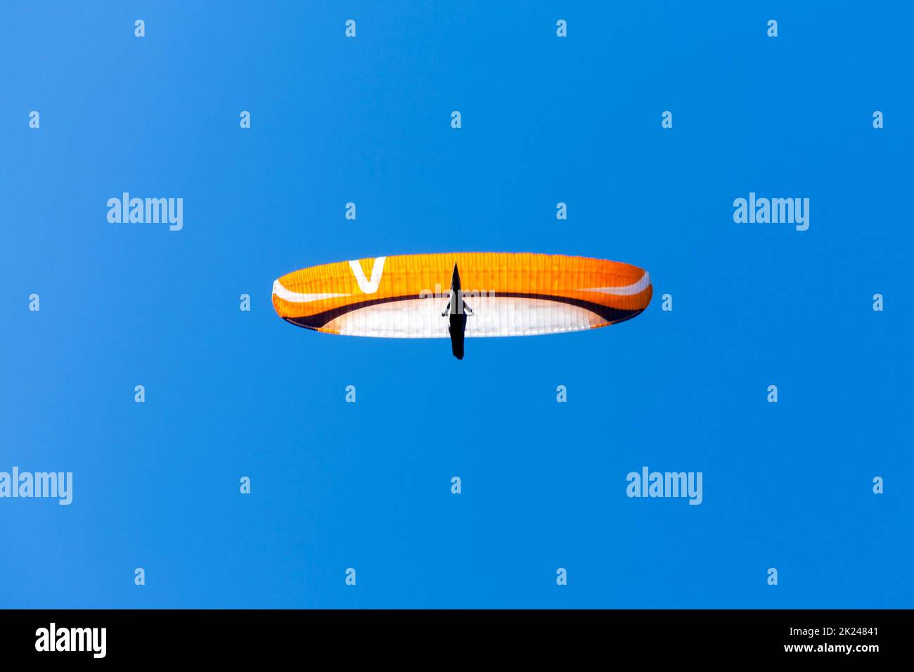 Low angle shot of a helicopter hi-res stock photography and images - Alamy