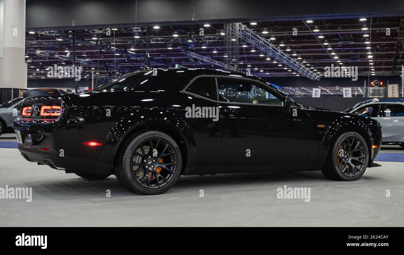 Dodge challenger hemi hi-res stock photography and images - Alamy