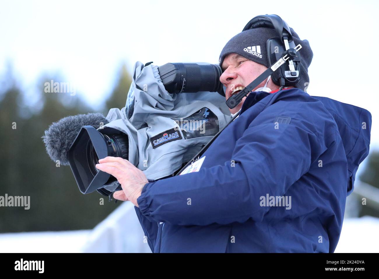Kameramann in Aktion beim FIS Weltcup Skispringen Qualifikation Titisee-Neustadt Stock Photo