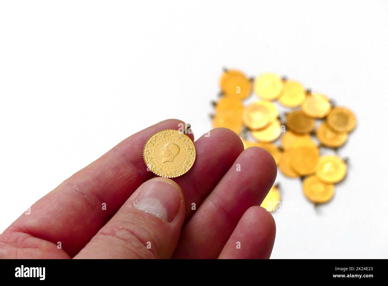 2022 world economic crisis, and the Turkish state standing in the white