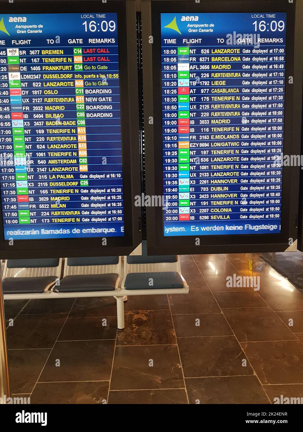 Cran Canaria, Meloneras, Spain- 17. November 2019: Airport board at Gran Canaria airport. Realistic flip scoreboard airport template. Airport black bo Stock Photo