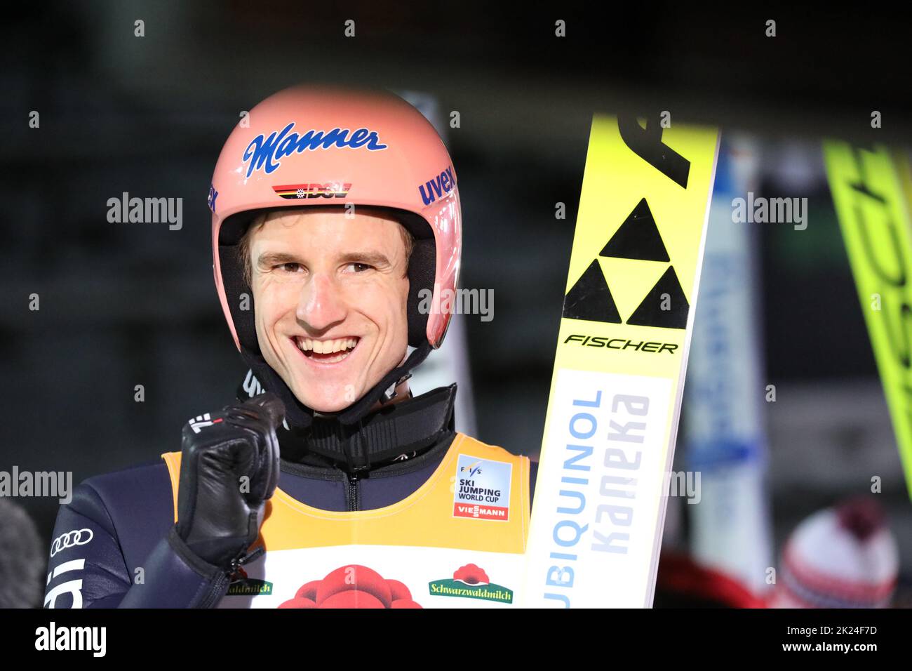 Er konnte strahlen beim FIS Weltcup Skispringen in Titisee-Neustadt: Karl Geiger (SC Oberstdorf) Stock Photo