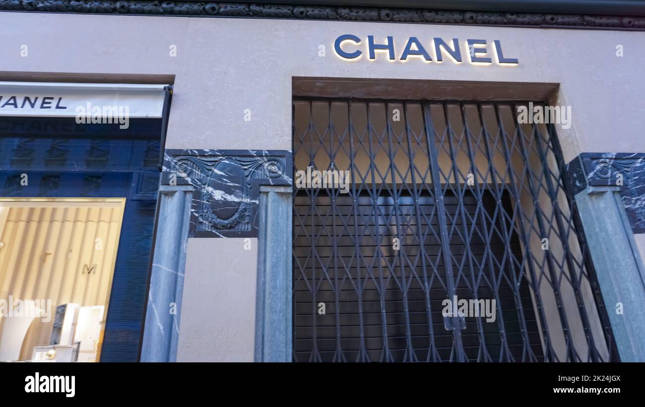 Chanel Designer Clothing and Fashion Store Location in Trendy San Francisco  Neighborhood Editorial Photo - Image of interior, commercial: 168772416