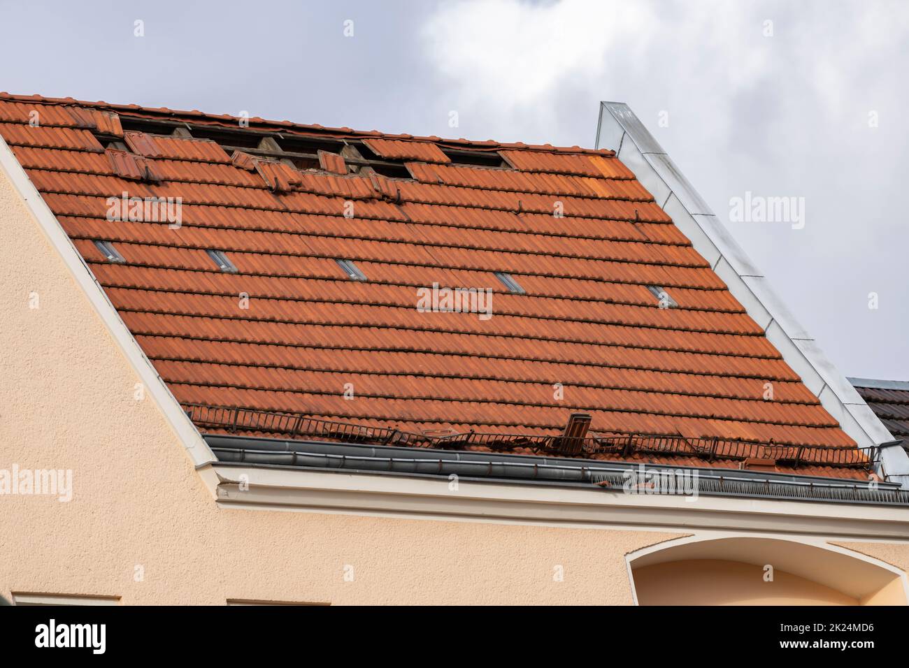 The hurricane 'Zeynep' developed tremendous forces and kept the Berlin fire brigade in suspense. In Berlin's Hermannstraße, several roofs damaged by t Stock Photo