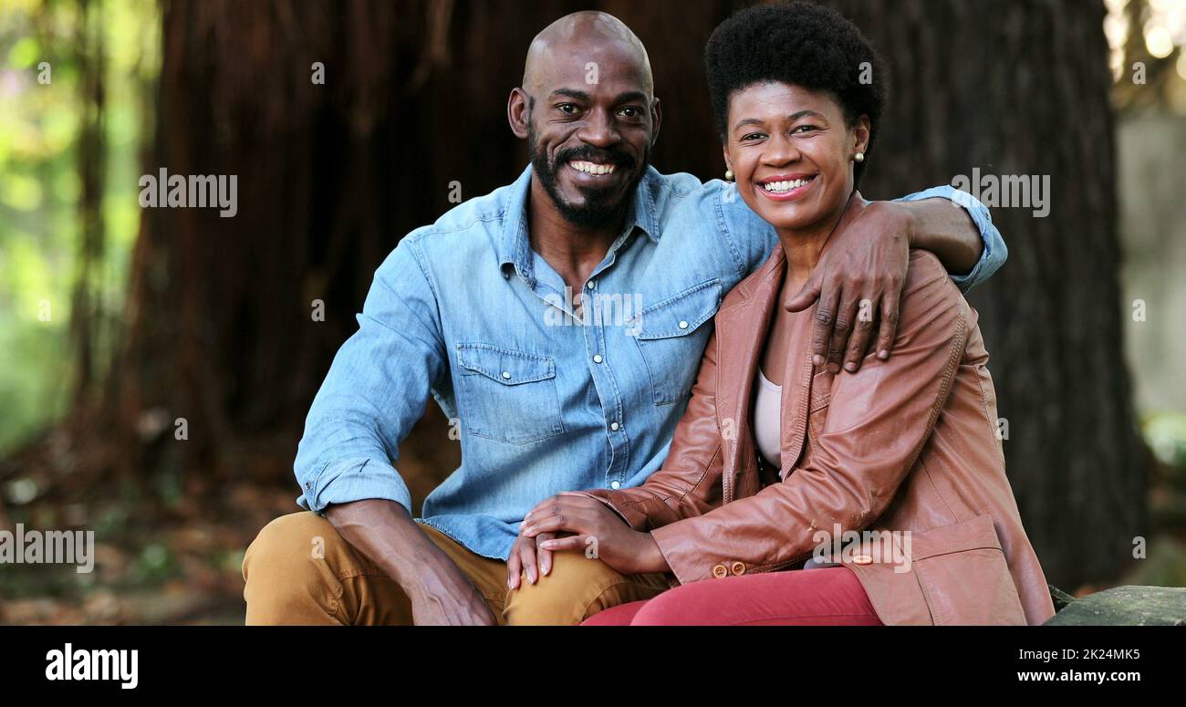 African teen couple hi-res stock photography and images - Alamy