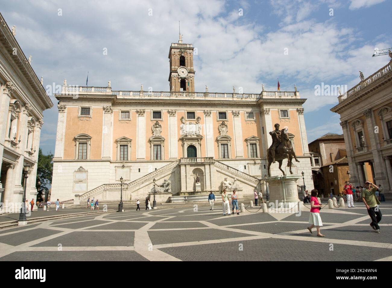 Kapitol, von Michelangelo entworfener Platz, mit Präsidentenpalast, Latium, Italien, Rom Stock Photo