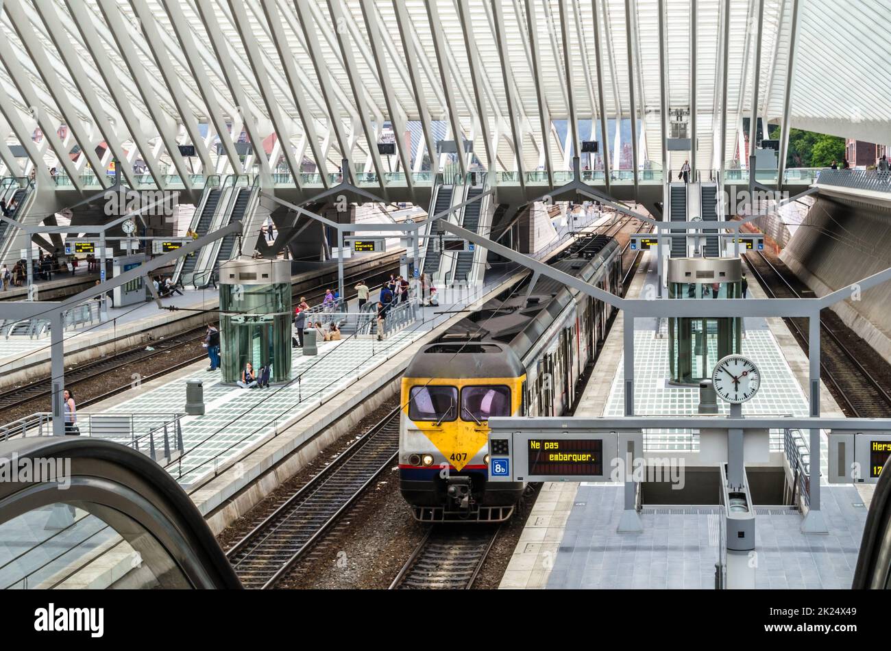 Liège guillemins railway station platform hi-res stock photography and  images - Alamy