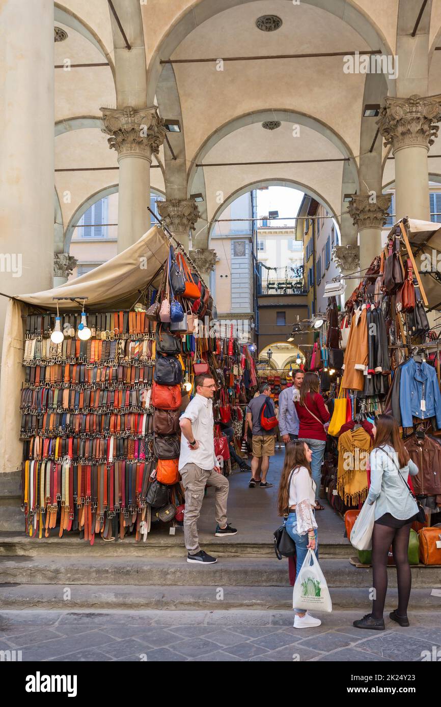 Florence woman market hi-res stock photography and images - Alamy