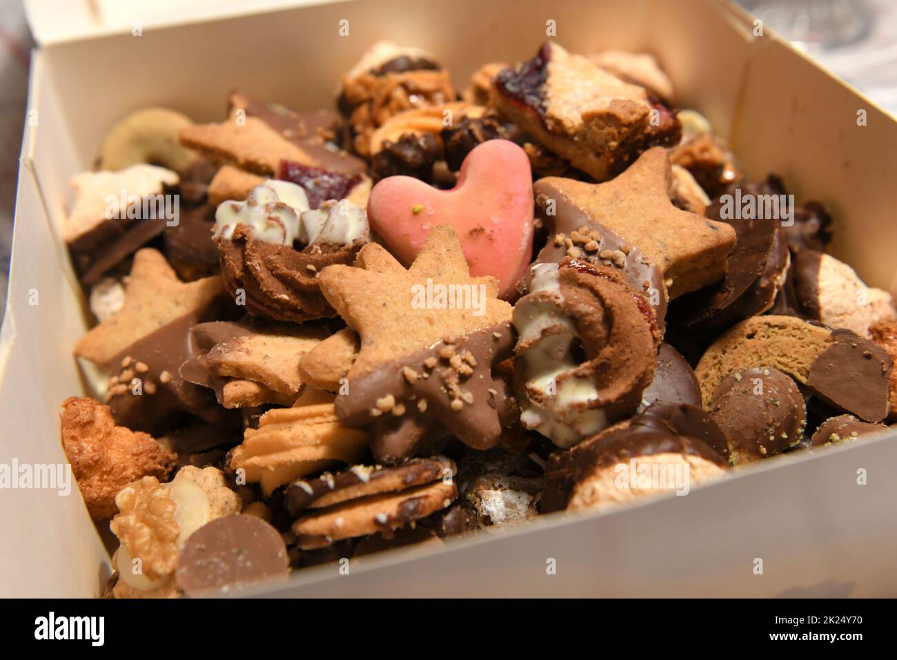 Nahaufnahme von verschiedenen Weihnachtskeksen - Close up of various Christmas cookies Stock Photo