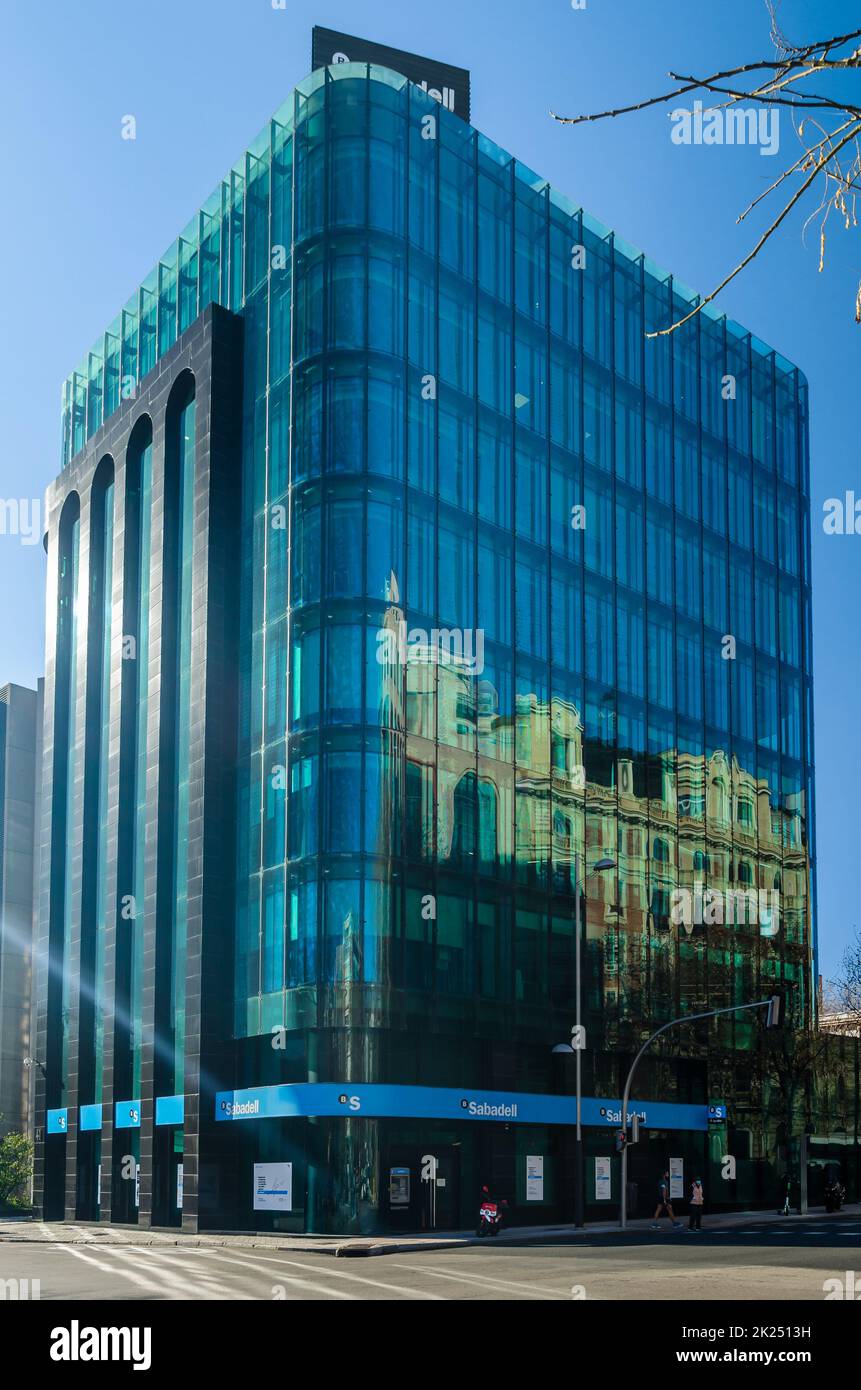 Banco Sabadell branch in Madrid (Spain). Banco Sabadell has risen on the  stock market in recent sessions thanks to rumors of new bank mergers Stock  Photo - Alamy