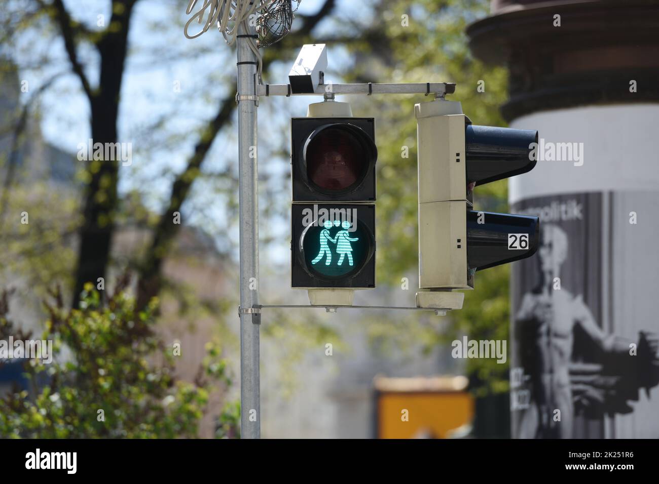 Ampel in Wien mit Ampelpärchen - Traffic light in Vienna with a pair of traffic lights Stock Photo
