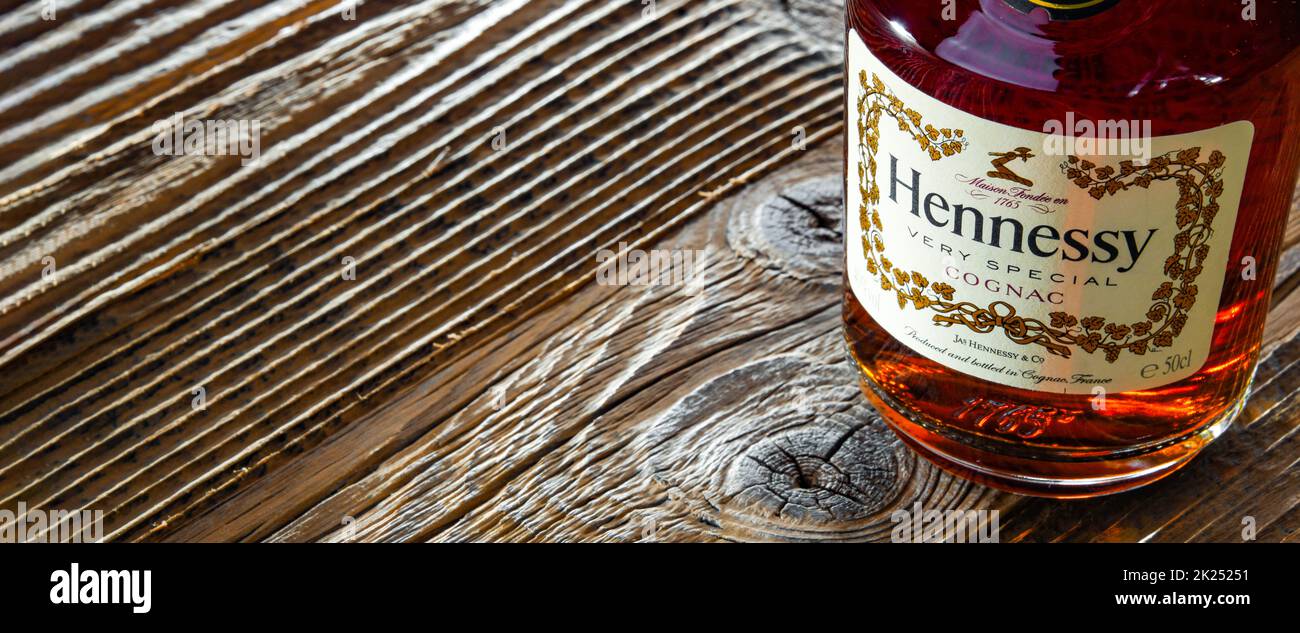 Henessey Cognac Label and Logo Editorial Photography - Image of gold,  brandy: 87398627