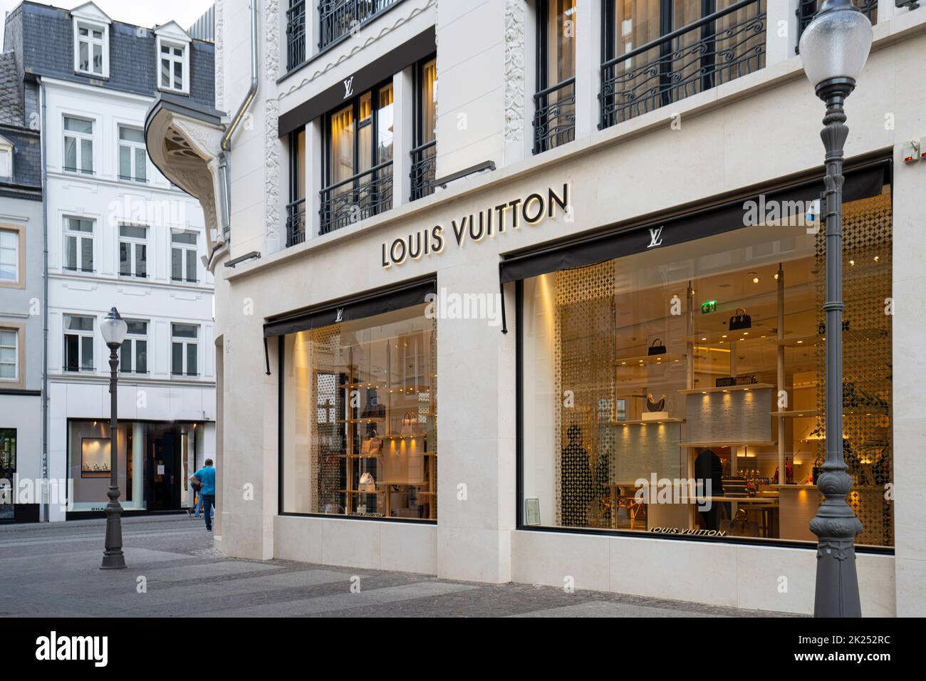 Louis vuitton store in mall hi-res stock photography and images - Page 6 -  Alamy