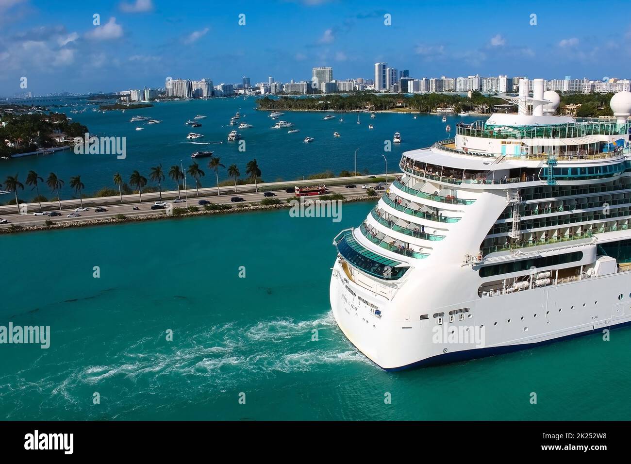 Jewel of the seas royal caribbean hi-res stock photography and images -  Alamy