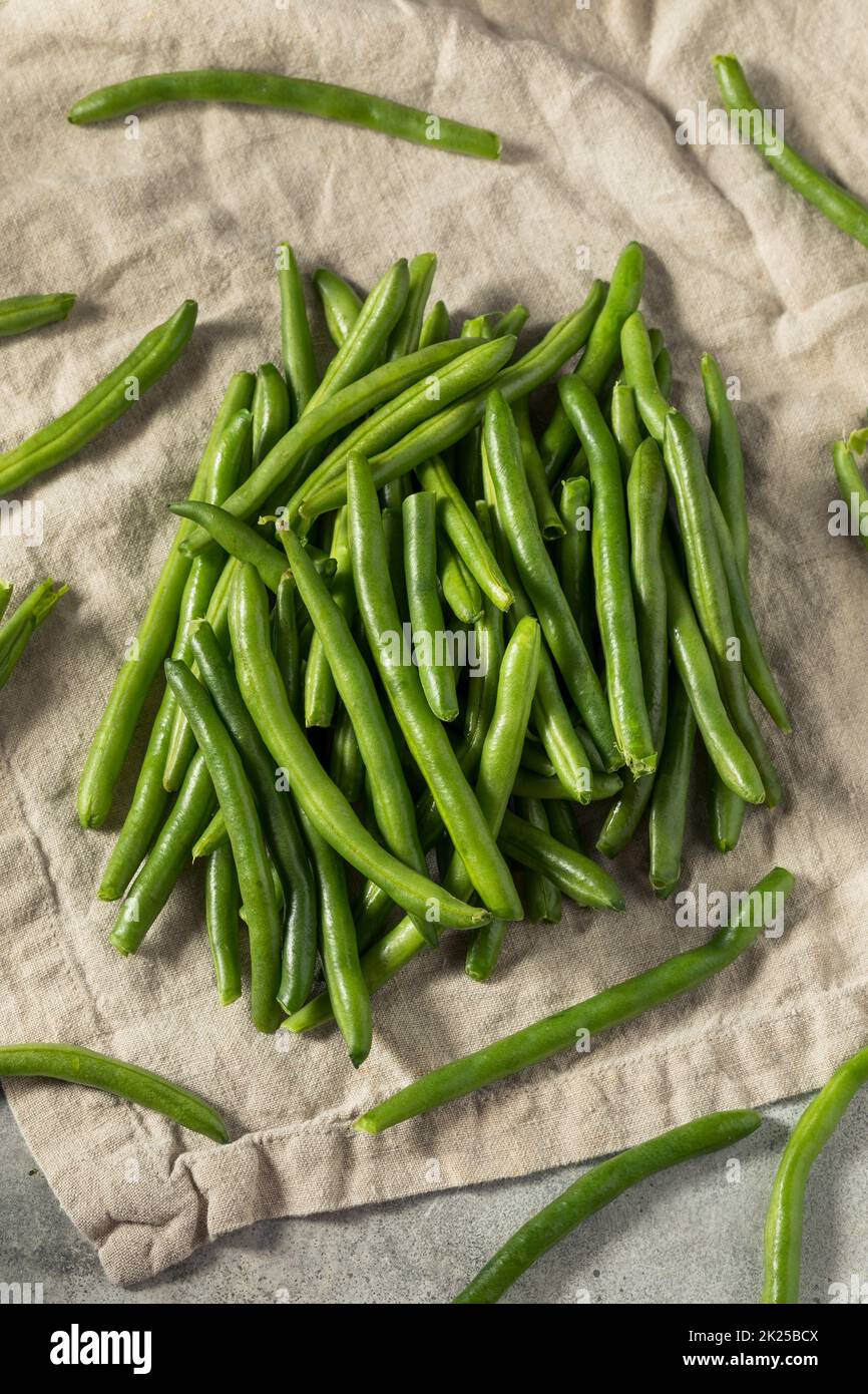 Raw Green Organic String Beans in a Bunch Stock Photo Alamy
