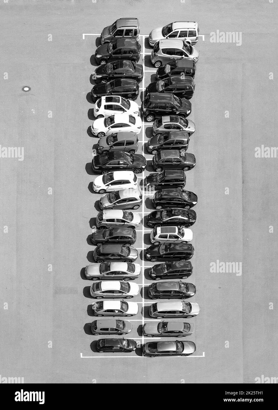 Lot Full Full with cars Black and White Stock Photos & Images - Alamy