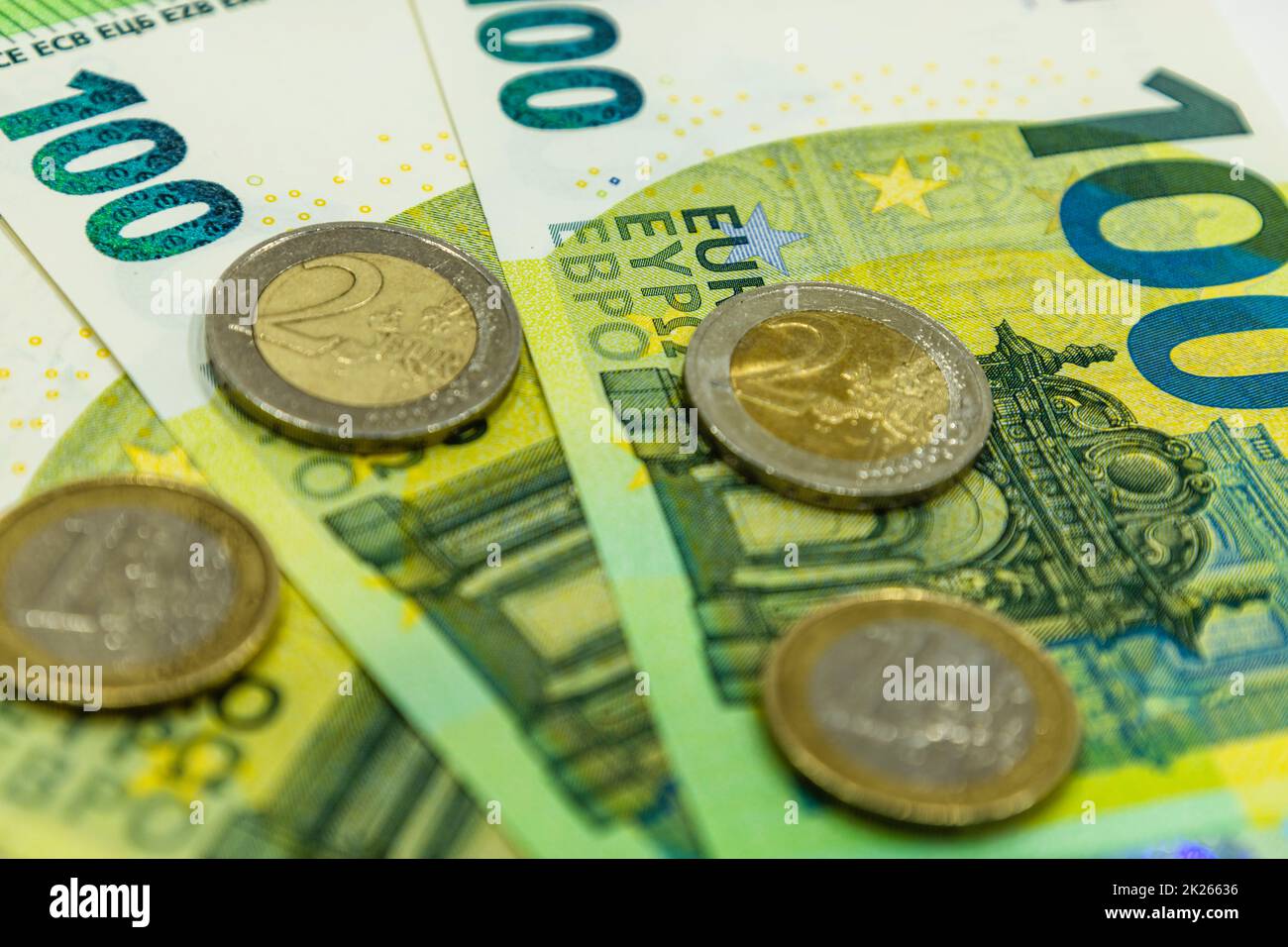 100 euro banknote hi-res stock photography and images - Alamy