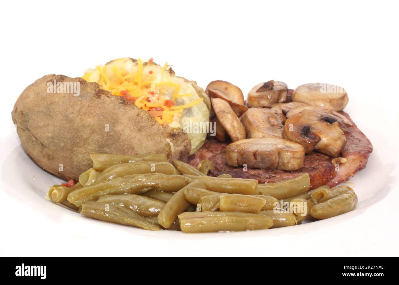 Steak and Mushrooms With Green Beans and Potato Stock Photo Alamy