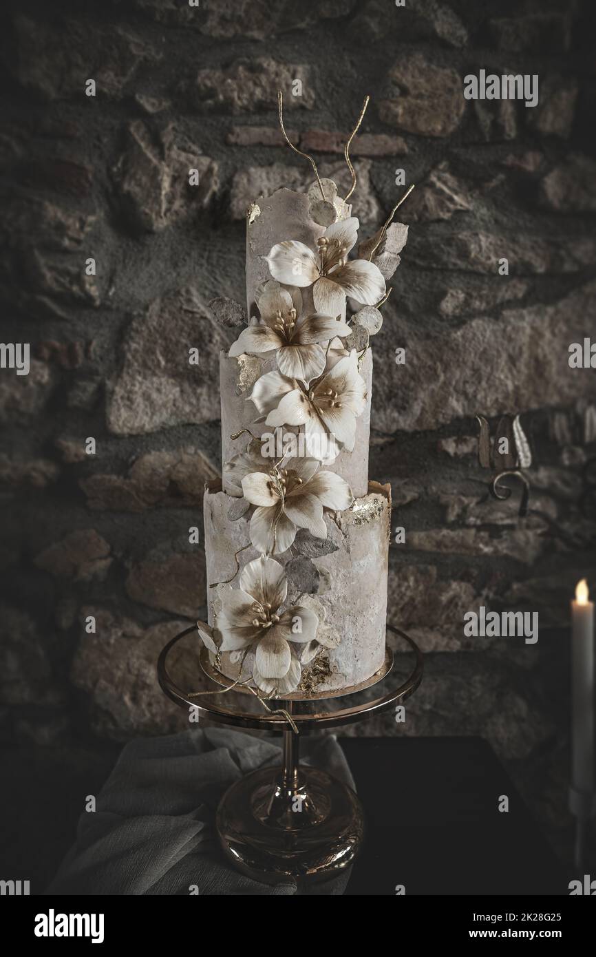 Luxury vintage tiered wedding cake Stock Photo - Alamy