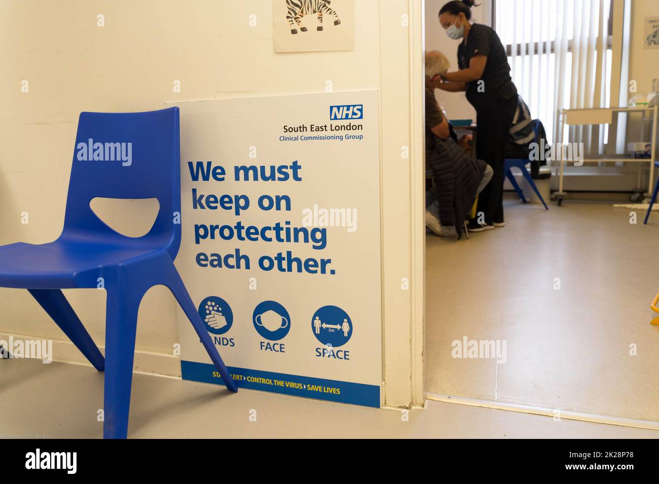 London UK, 22nd September 2022. South East London Clinical Commissioning group is administering COVID-19 autumn booster vaccine to millions of eligible people as lifesaving vaccination campaign to protect the nation ahead of winter is in full swing Credit:   Xiu Bao/Alamy Live News Stock Photo