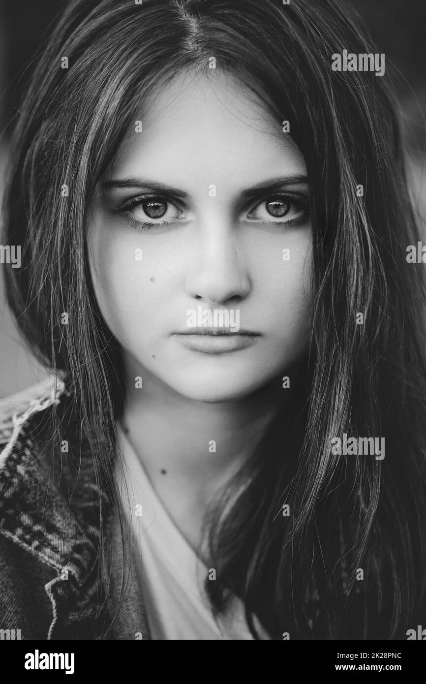 Teenage girl model Black and White Stock Photos & Images - Alamy