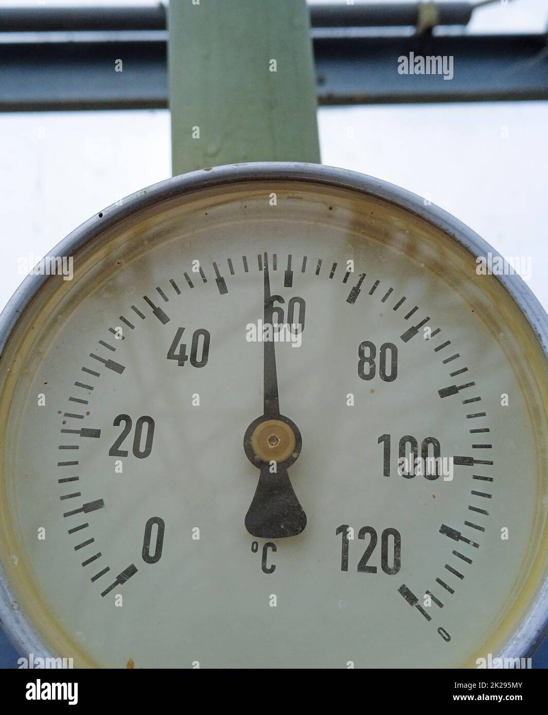 Atmospheric thermometer hi-res stock photography and images - Alamy