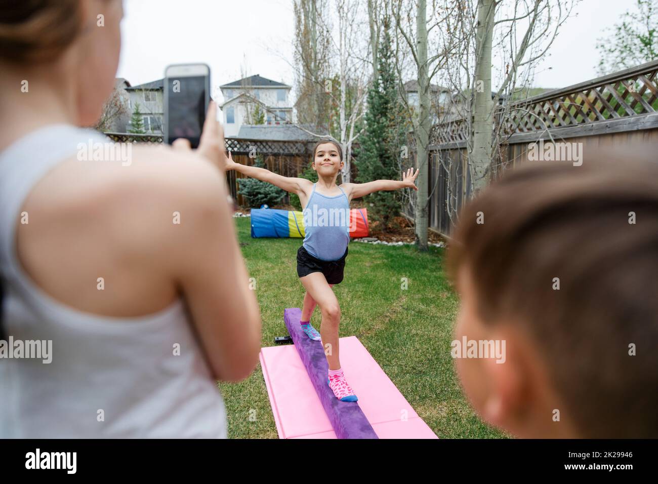 Preteen girl posing hi-res stock photography and images - Alamy