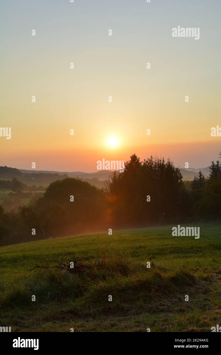Morning sun landscape hi-res stock photography and images - Alamy