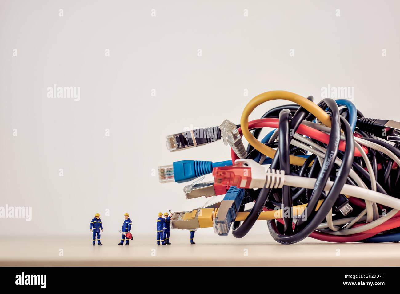 Tangled cables hires stock photography and images Alamy