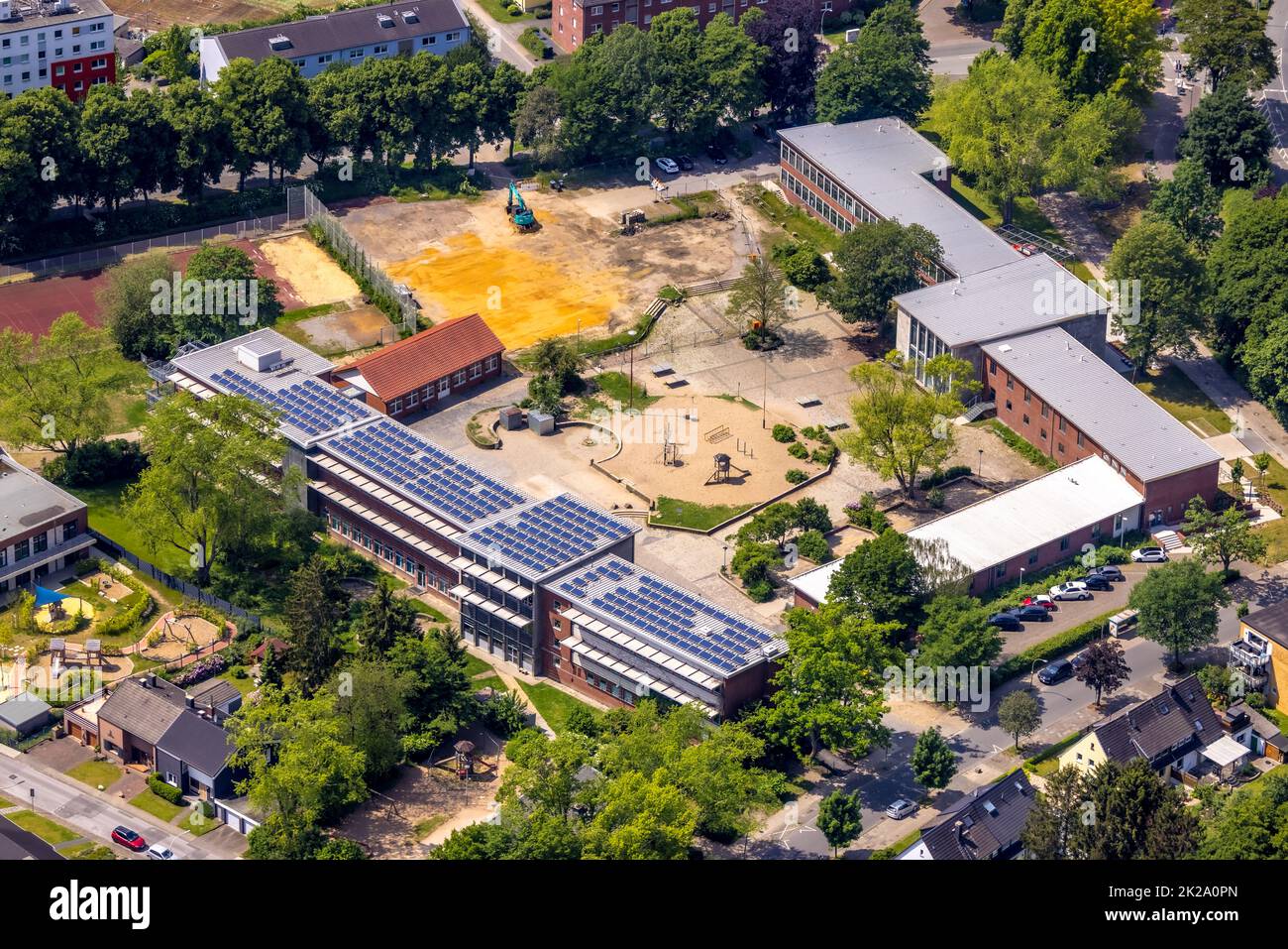 Luftbild, Kolibri-Schule mit Solardach, Herne-Süd, Herne, Ruhrgebiet, Nordrhein-Westfalen, Deutschland Stock Photo