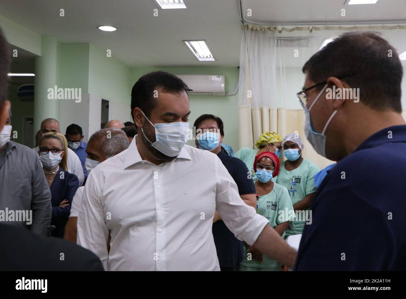 Rio de Janeiro, Rio de Janeiro, Brasil. 22nd Sep, 2022. (INT) Governor of Rio de Janeiro and candidate for reelection, Claudio Castro, visits the Alberto Torres Trauma Center in Sao Goncalo. September 22, 2022, Rio de Janeiro, Brazil: Governor of Rio de Janeiro and candidate for reelection, Claudio Castro, visits the Alberto Torres Trauma Center, in Sao Goncalo, in metropolitan region of Rio de Janeiro, on Thursday (22). The unit, a reference in the care of patients with multiple traumas, is the first center specialized in this type of treatment in the country. (Credit Image: © Jose Lucena Stock Photo