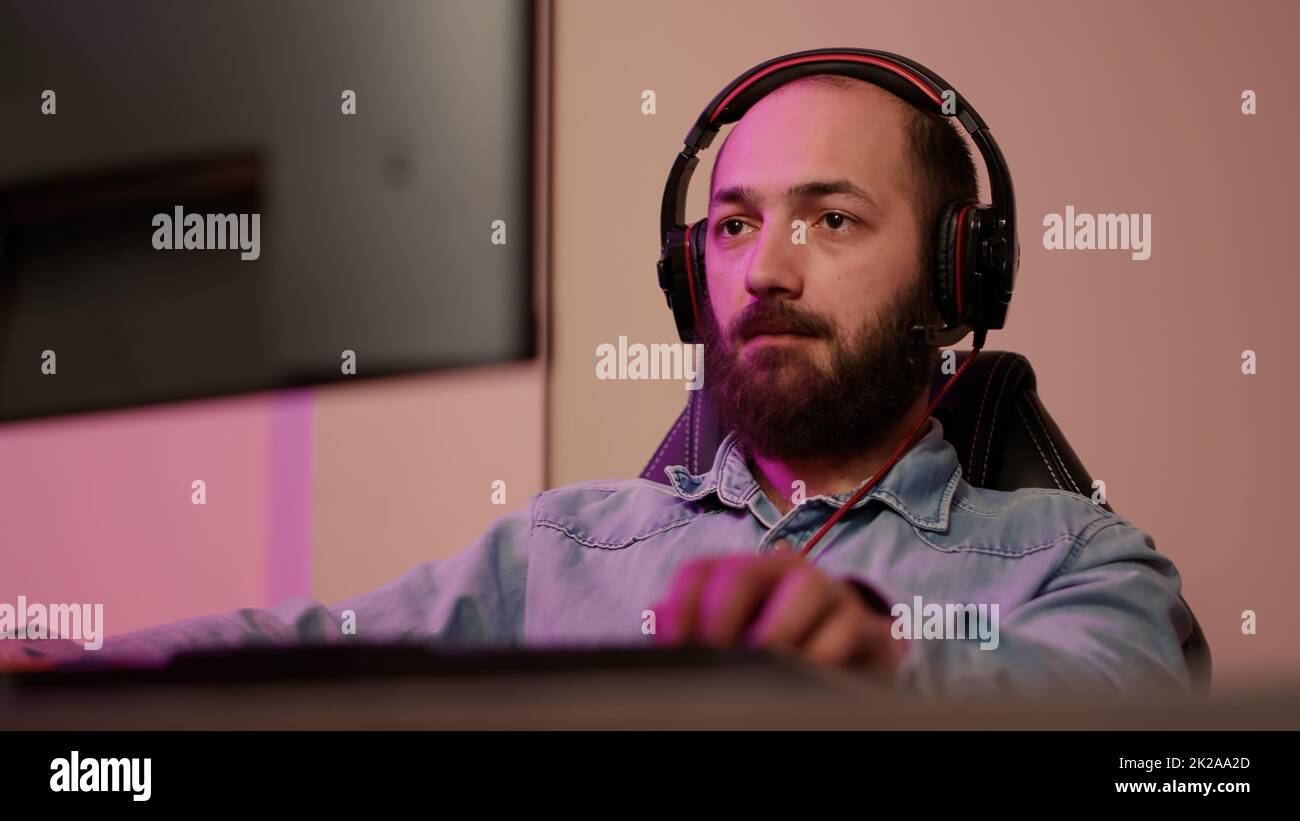 Person Using Gaming Setup Streamer desk setup hi-res stock photography and images - Alamy