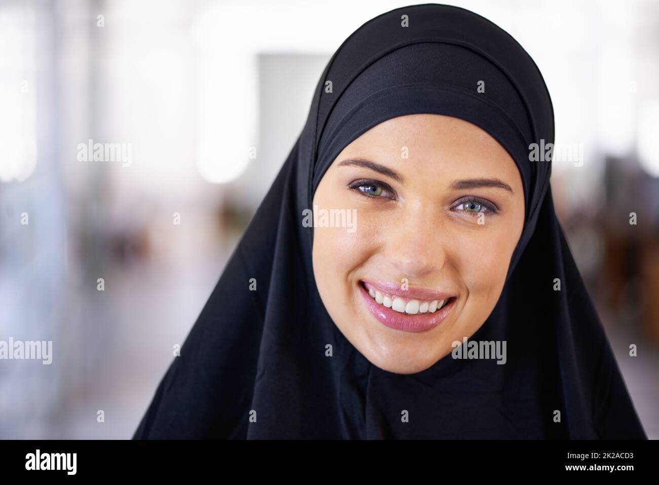 Muslim women portrait face hi-res stock photography and images - Alamy