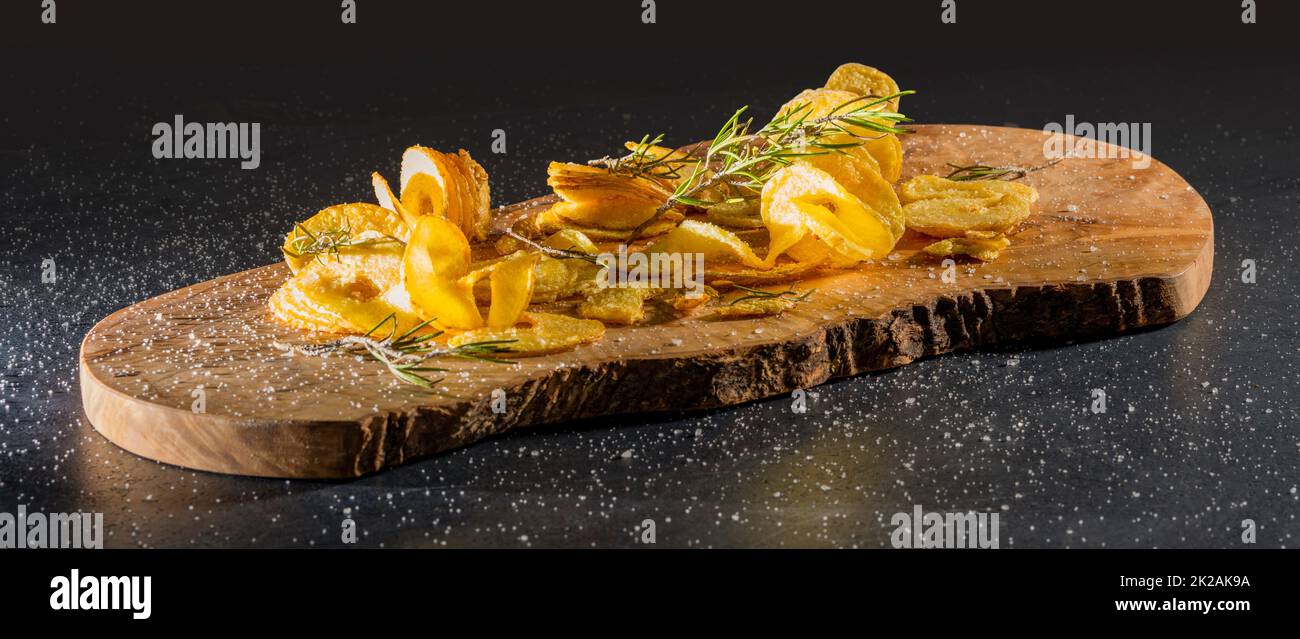 Deepfried spiralsliced potatoes Stock Photo Alamy