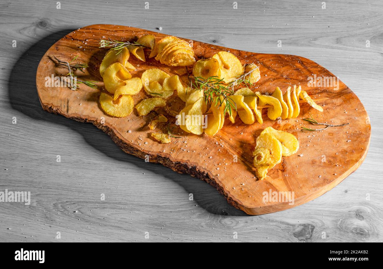 Deepfried spiralsliced potatoes Stock Photo Alamy
