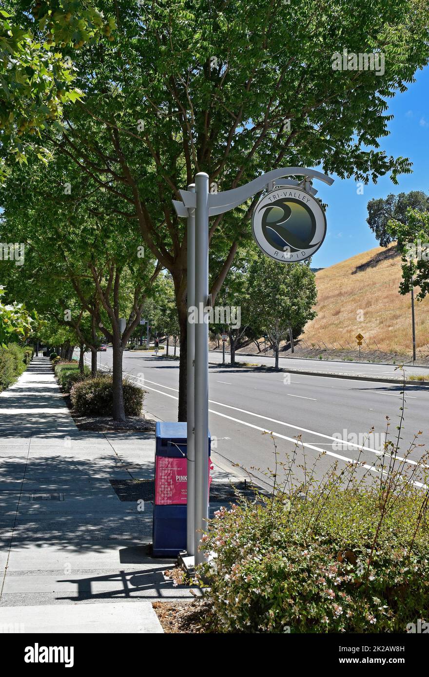 Tri-Valley Rapid Transit bus stop sign in Pleasanton, California, USA Stock Photo