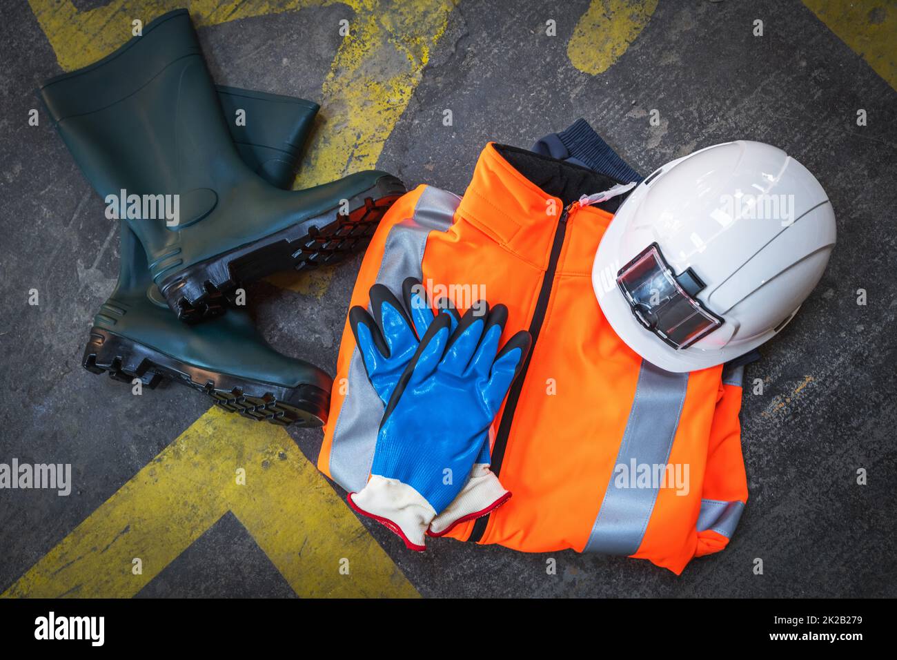 protective clothing for manual workers in construction and construction