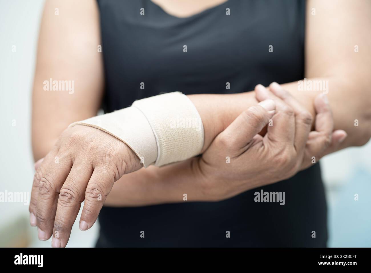 549 Middle Finger Nail Stock Photos, High-Res Pictures, and Images - Getty  Images